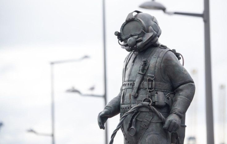 Diver Memorial v3